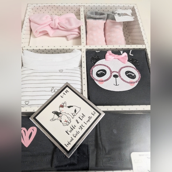 PICKLE & DOT, Infant Girls 5 piece Layette Set. 6-9 Months. - Picture 2 of 4